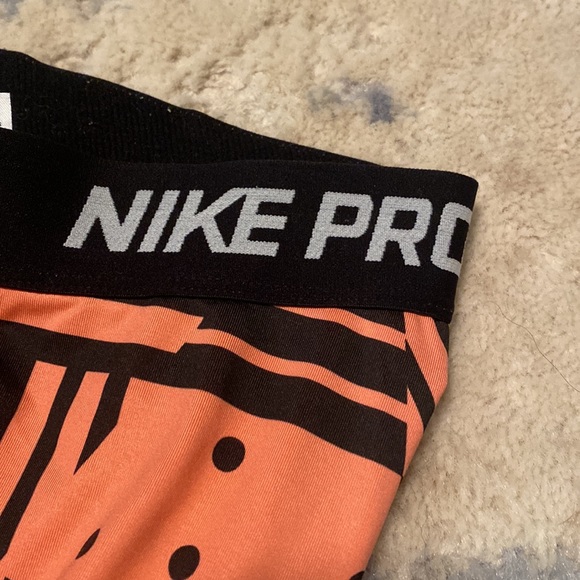 Pink and black printed Nike Pro leggings size small - Picture 3 of 6